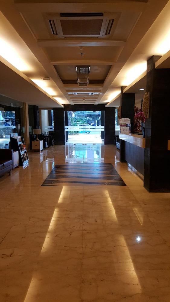 Rota International Hotel Jakarta Exterior foto