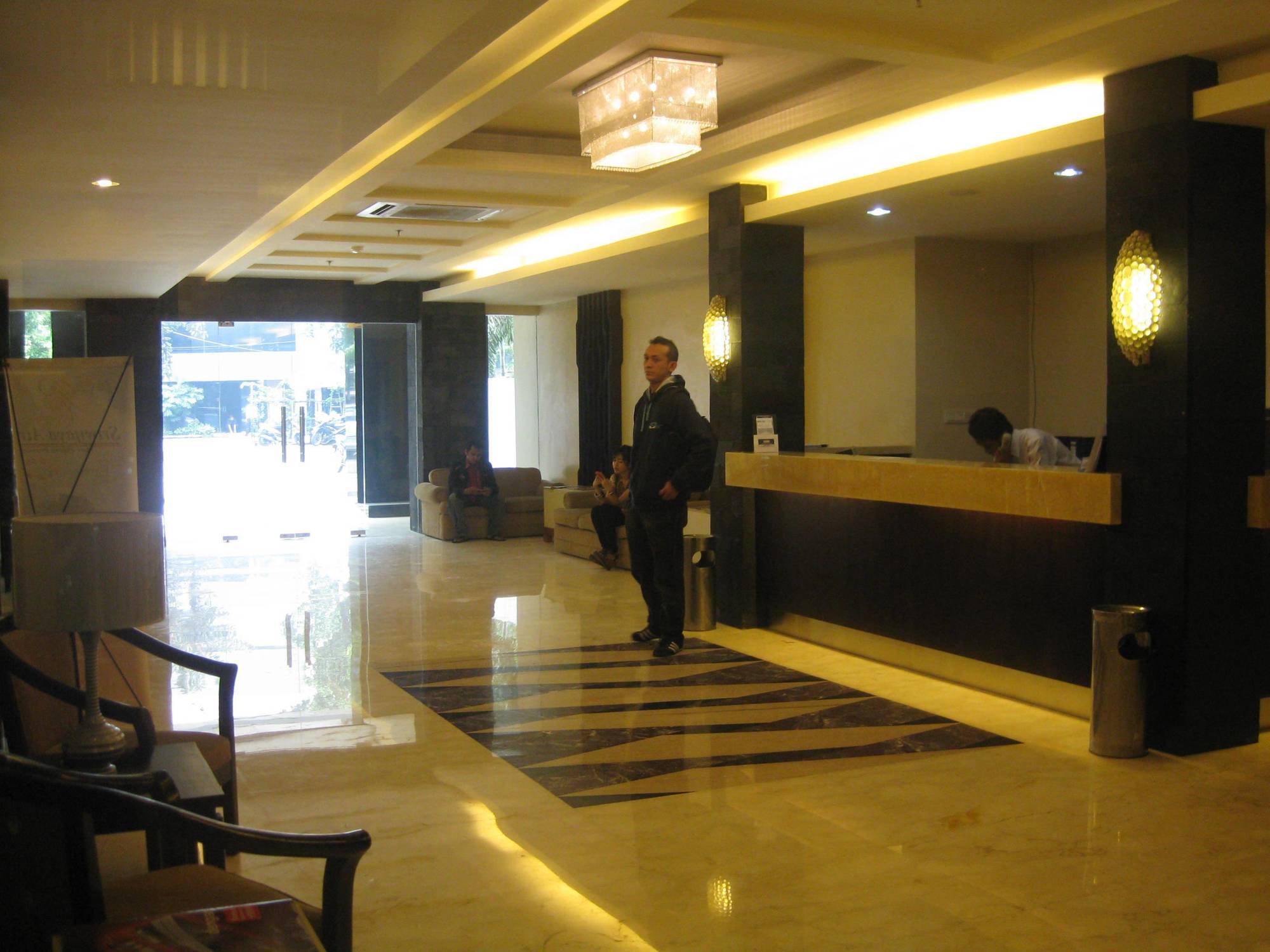 Rota International Hotel Jakarta Exterior foto