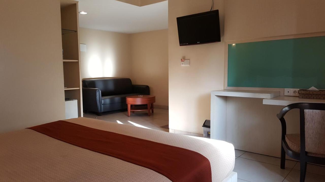 Rota International Hotel Jakarta Exterior foto