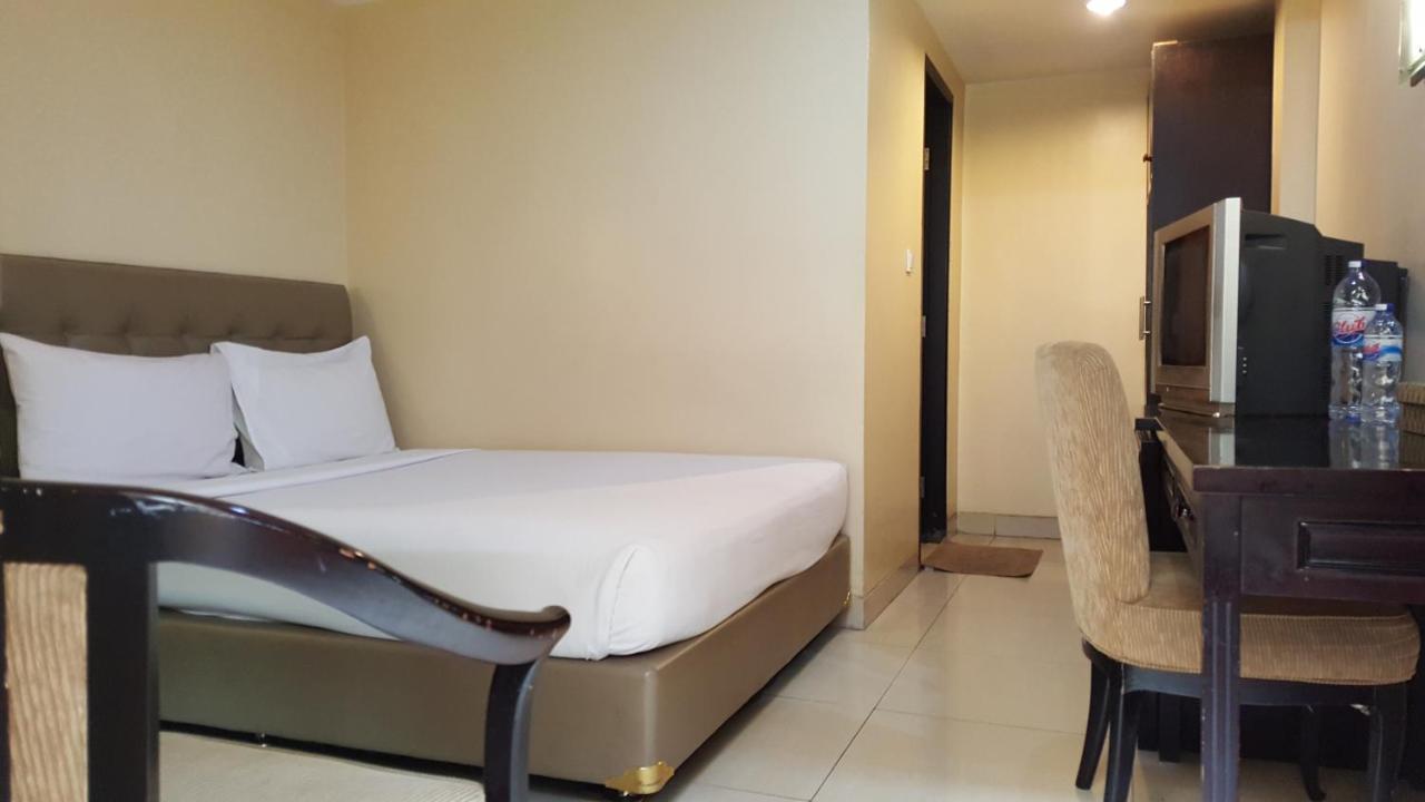 Rota International Hotel Jakarta Exterior foto